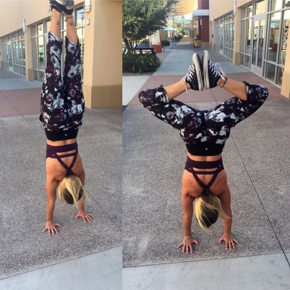 Lululemon Tranquil Crop Kara Blossom Multi / Black Sz 8 Athleisure Gorpcore - Picture 1 of 12